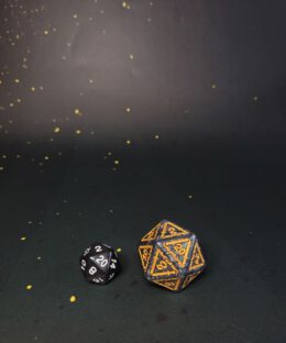 Alternative view of Boomer Dice: Onyx & Gold