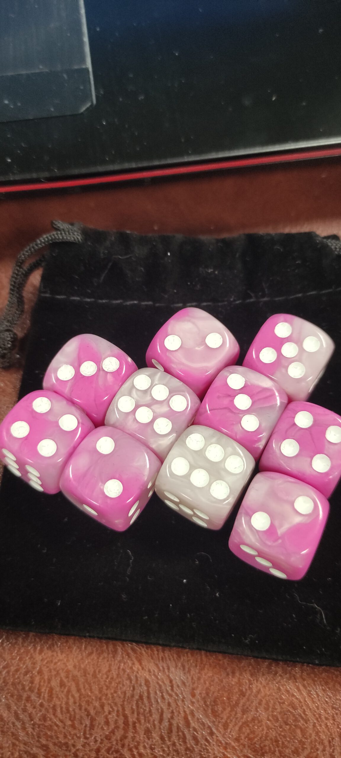 Pip Dice Strawberry Cream