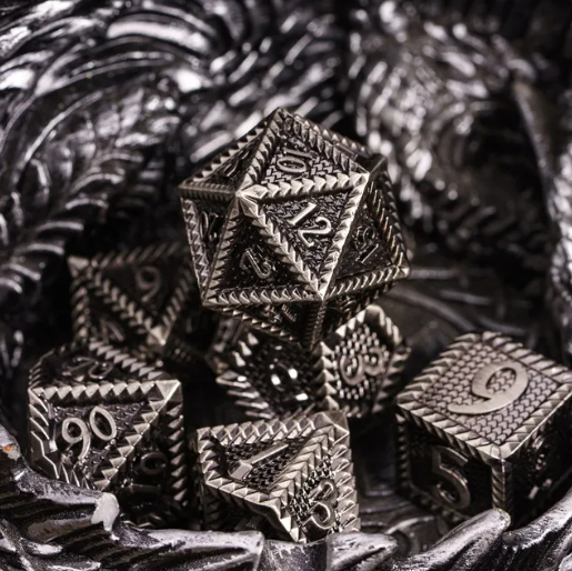 Silver Barrel Plating Ancient Metal Dice (Serrated) with Metal Box